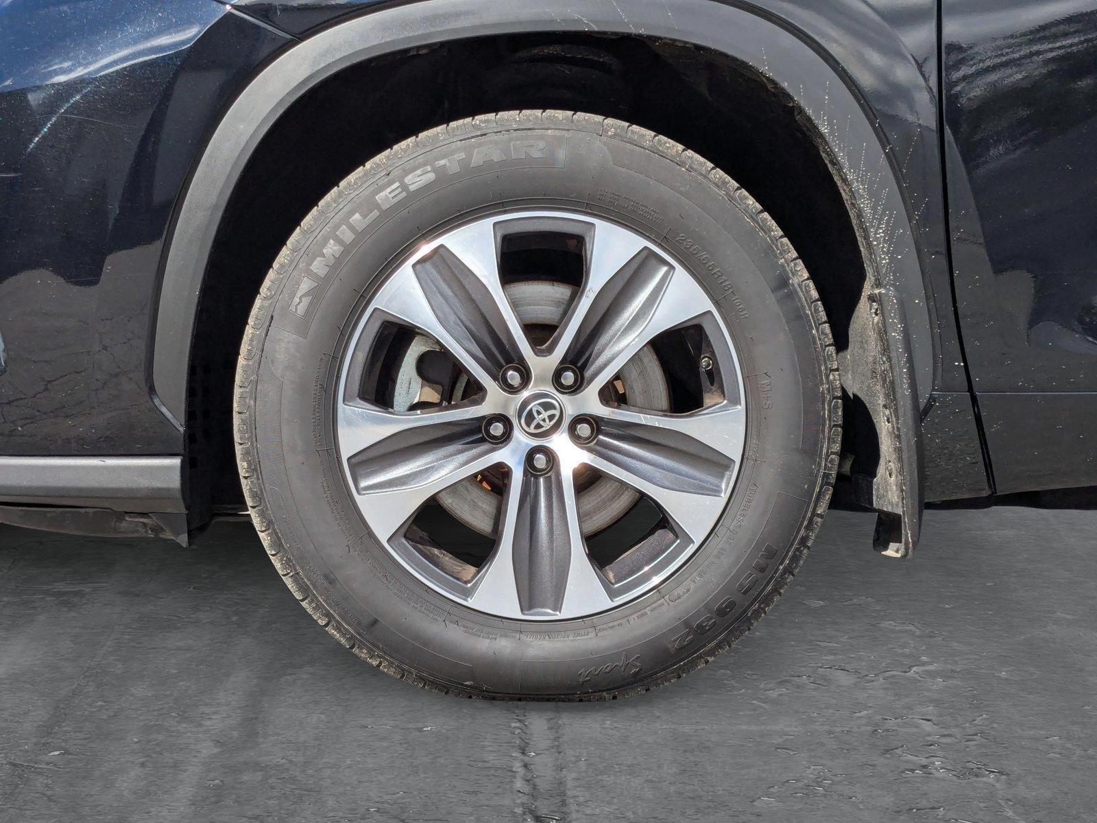 2022 Toyota Highlander Vehicle Photo in Spokane Valley, WA 99212