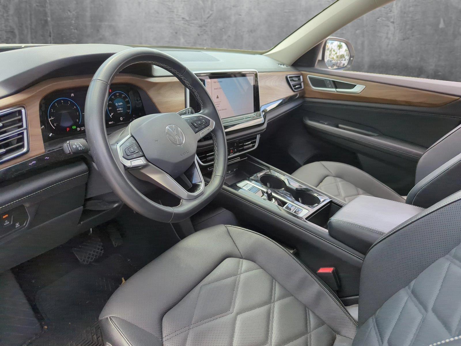 2024 Volkswagen Atlas Vehicle Photo in Pembroke Pines, FL 33027