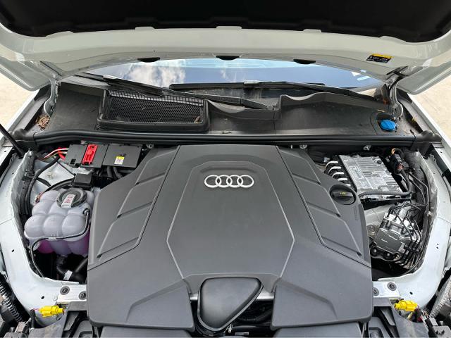 2025 Audi Q7 Vehicle Photo in HOUSTON, TX 77090