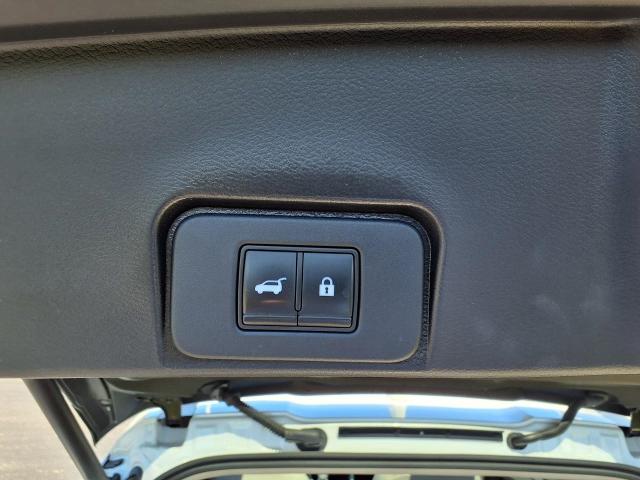 2022 Nissan Rogue Vehicle Photo in Oshkosh, WI 54904