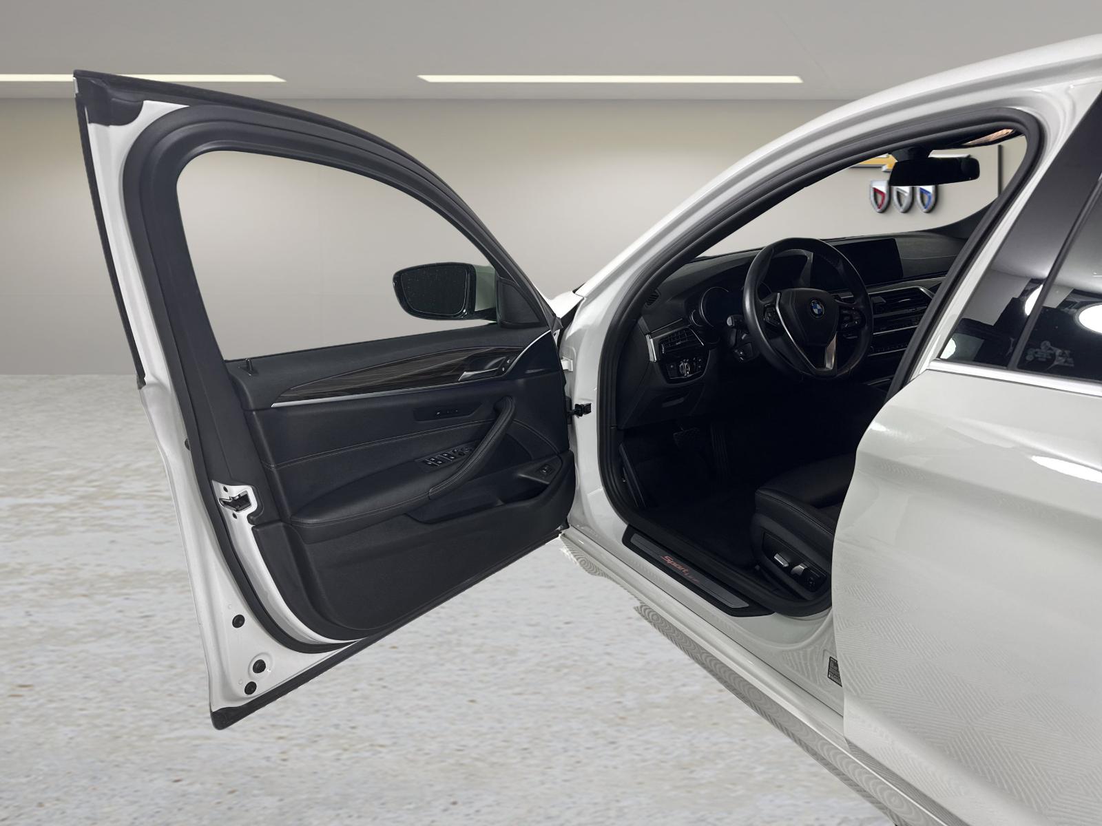 2018 BMW 5 Series Vehicle Photo in GEORGETOWN, TX 78626-7508
