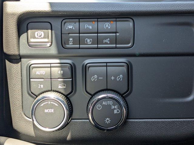 2025 Chevrolet Suburban Vehicle Photo in BRUNSWICK, GA 31525-1881