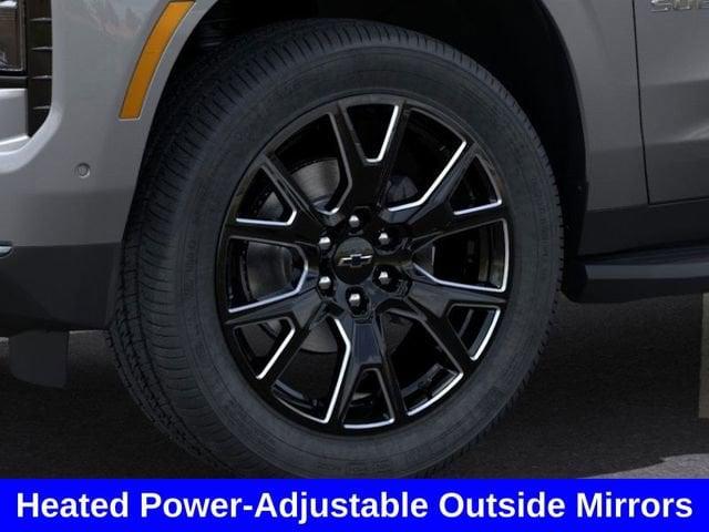 2025 Chevrolet Suburban Vehicle Photo in BROCKTON, MA 02301-7113