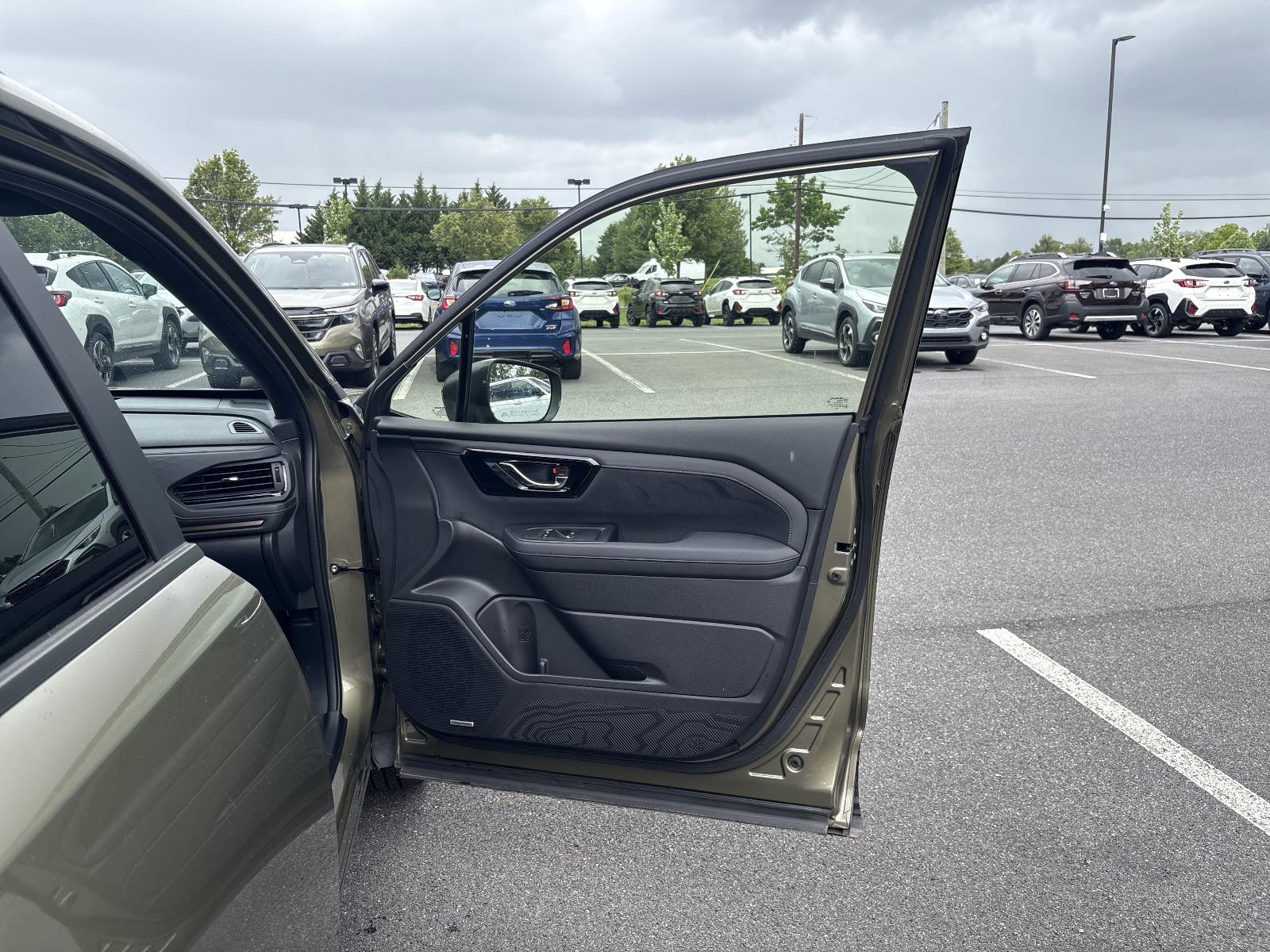 2025 Subaru Forester Vehicle Photo in Mechanicsburg, PA 17050-1707