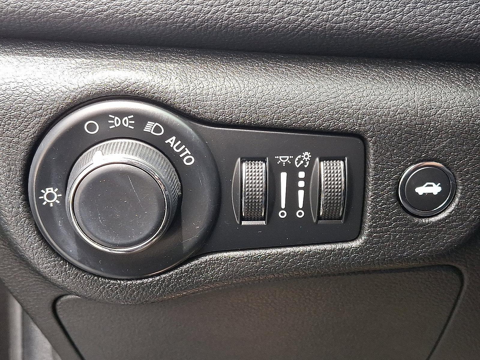 2015 Chrysler 200 Vehicle Photo in BETHLEHEM, PA 18017-9401
