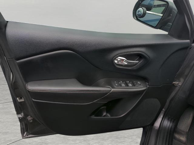2014 Jeep Cherokee Vehicle Photo in Green Bay, WI 54304