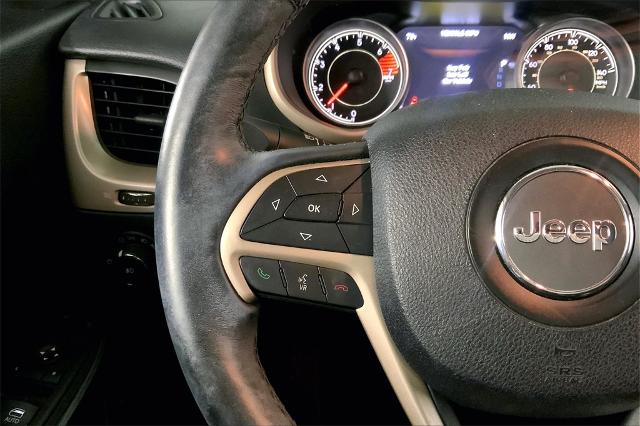 2017 Jeep Cherokee Vehicle Photo in Lees Summit, MO 64086
