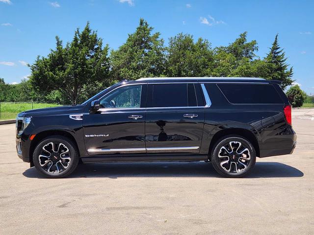 2022 GMC Yukon XL Vehicle Photo in DENTON, TX 76210-9321