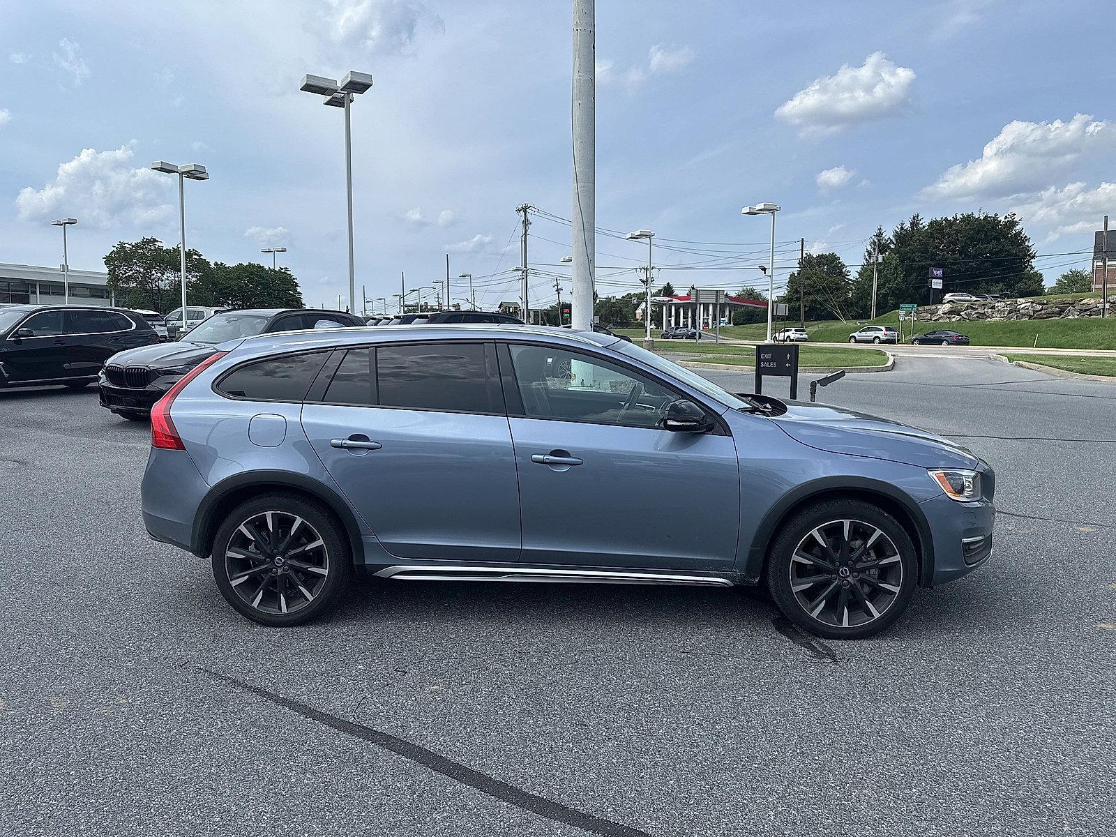 2017 Volvo V60 Cross Country Vehicle Photo in Lancaster, PA 17601