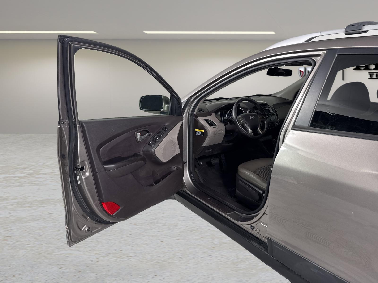 2012 Hyundai Tucson Vehicle Photo in GEORGETOWN, TX 78626-7508