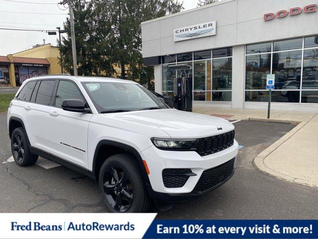 2025 Jeep Grand Cherokee Vehicle Photo in Doylsetown, PA 18901