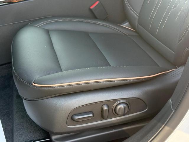 2025 Buick Envista Vehicle Photo in COLUMBIA, MO 65203-3903