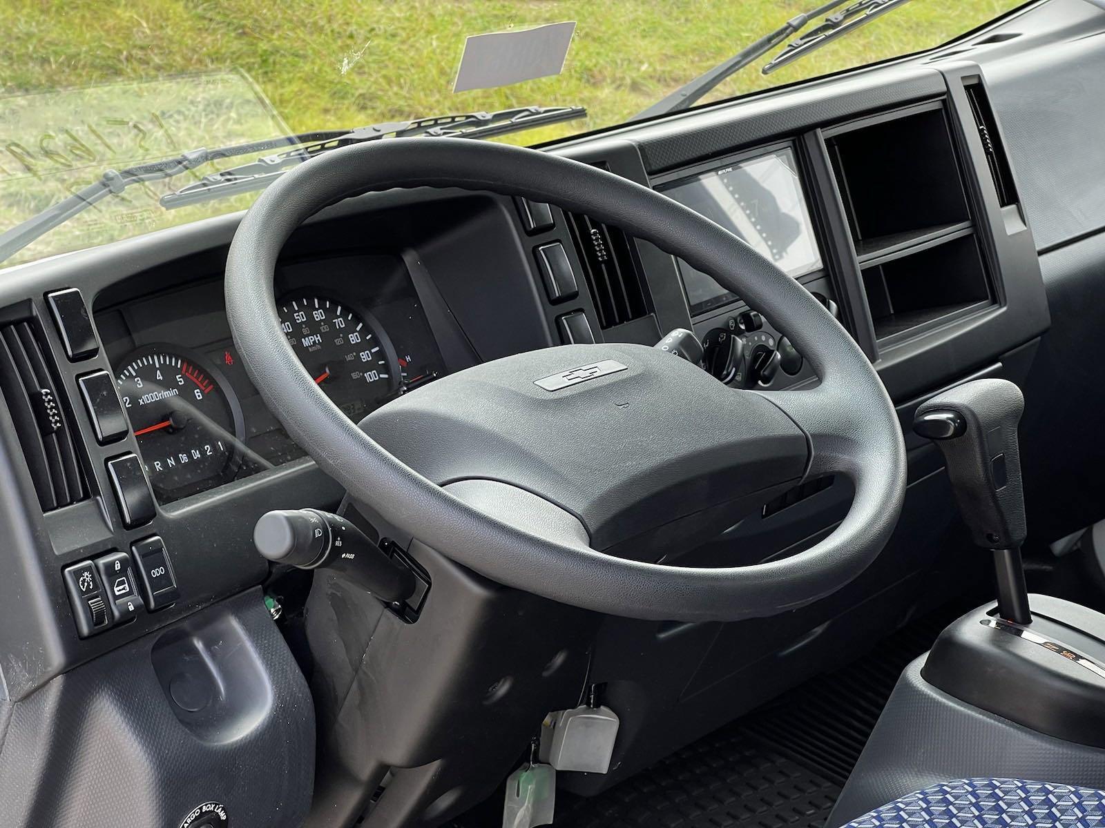 2024 Chevrolet Low Cab Forward 4500 Vehicle Photo in GEORGETOWN, TX 78626-7508