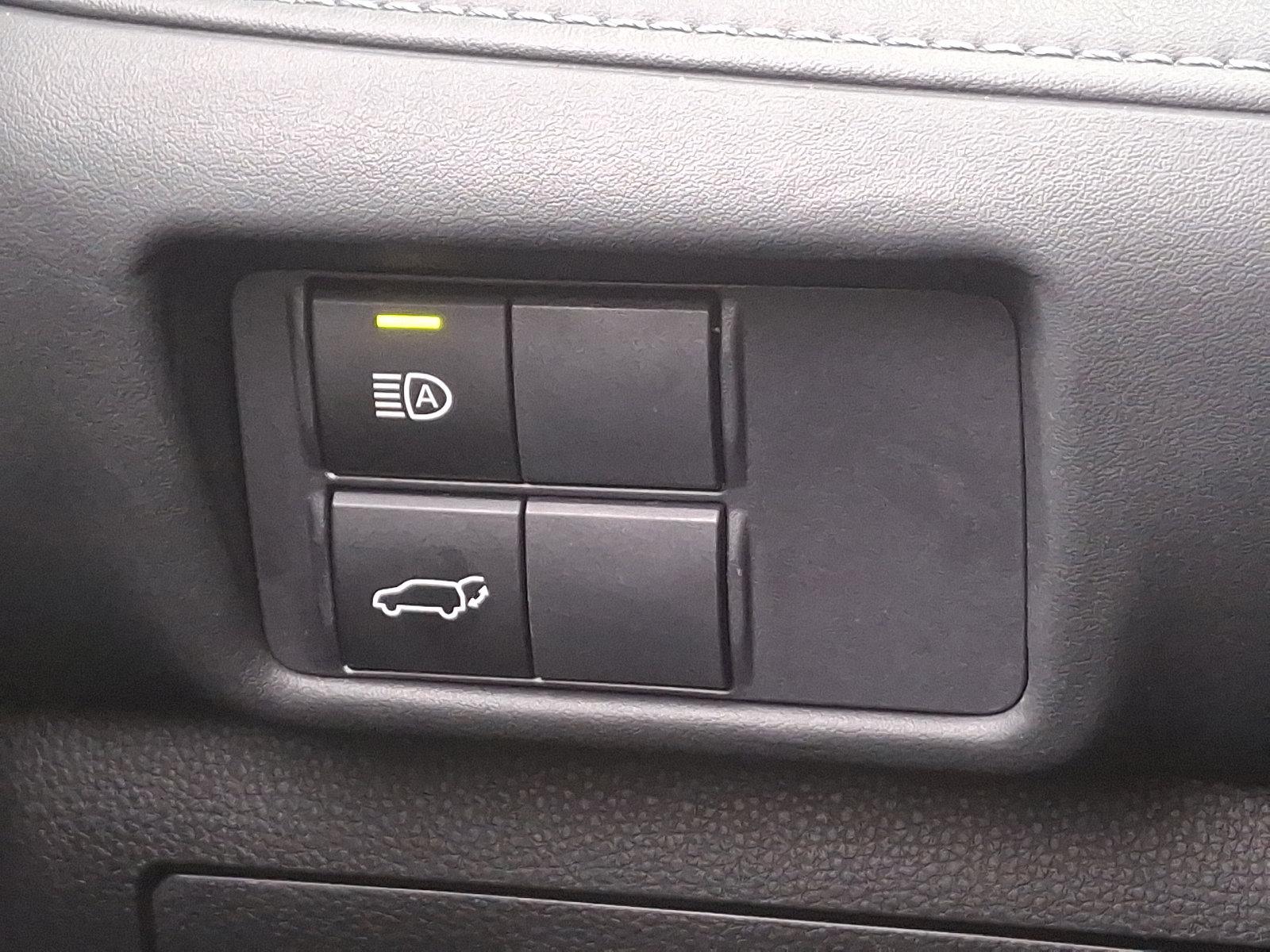 2021 Toyota Highlander Vehicle Photo in Trevose, PA 19053