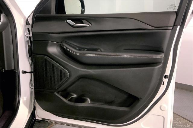 2023 Jeep Grand Cherokee Vehicle Photo in Kansas City, MO 64114