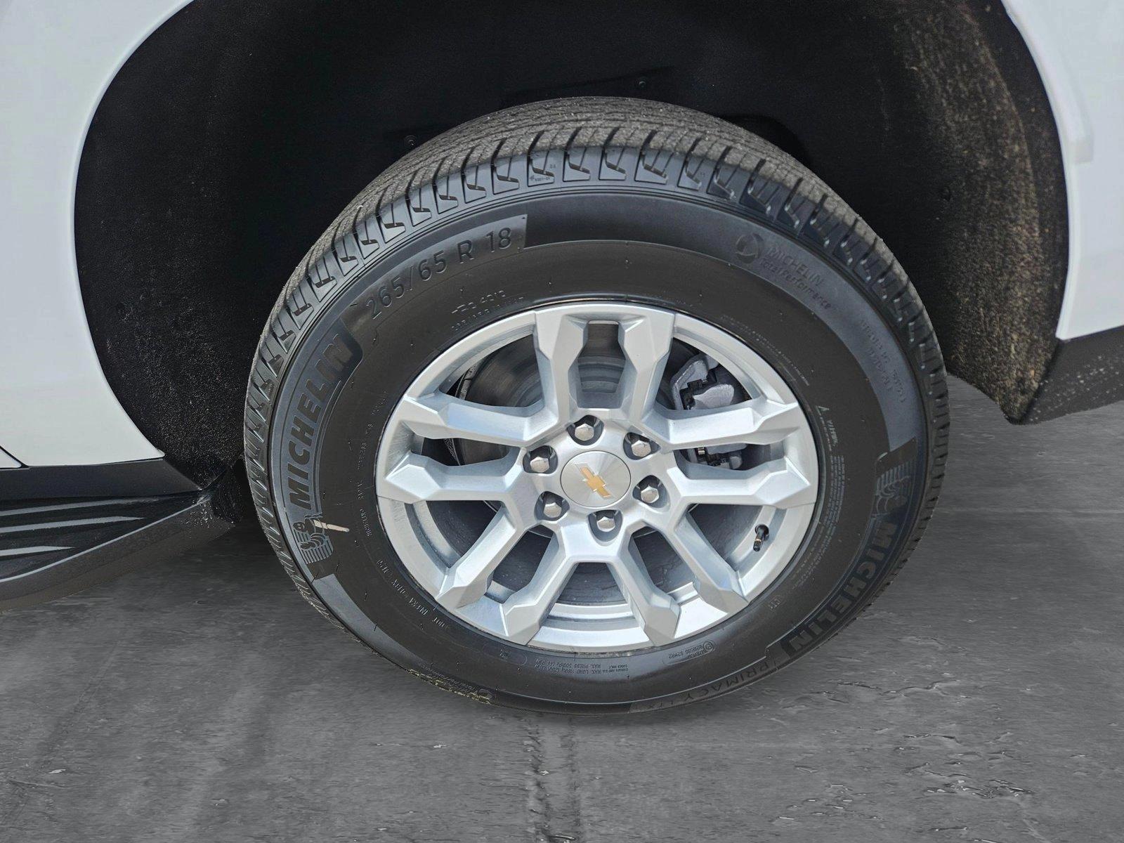 2025 Chevrolet Suburban Vehicle Photo in NORTH RICHLAND HILLS, TX 76180-7199