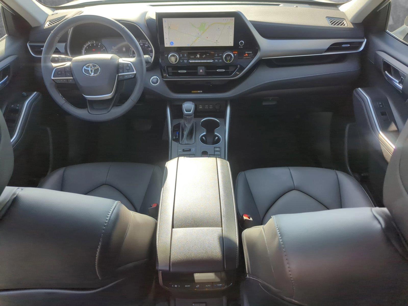 2024 Toyota Highlander Vehicle Photo in Memphis, TN 38125