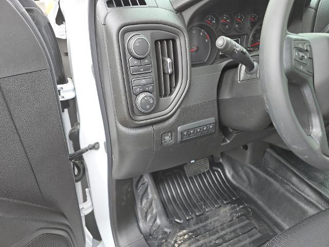 2025 Chevrolet Silverado 3500 HD Chassis Cab Vehicle Photo in INDEPENDENCE, MO 64055-1314