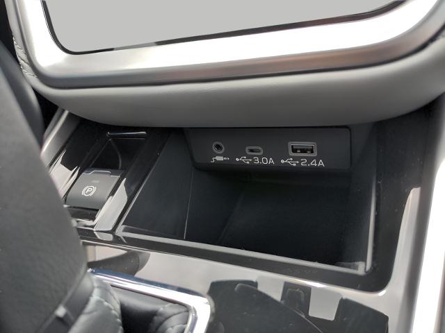 2025 Subaru Outback Vehicle Photo in Green Bay, WI 54304