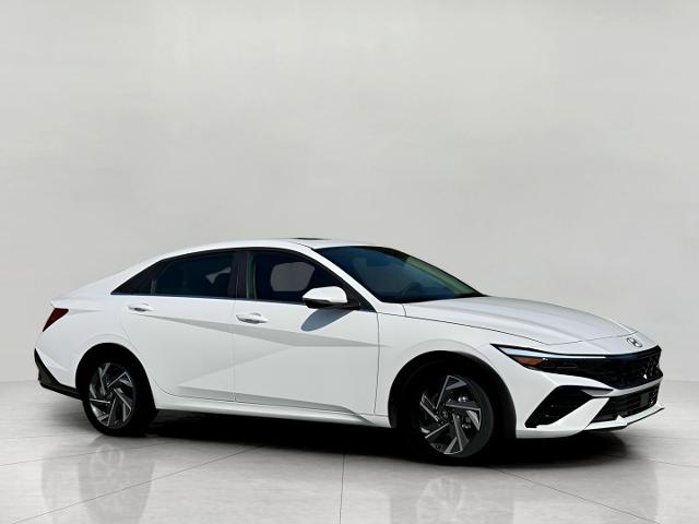 2025 Hyundai ELANTRA Hybrid Vehicle Photo in Green Bay, WI 54304