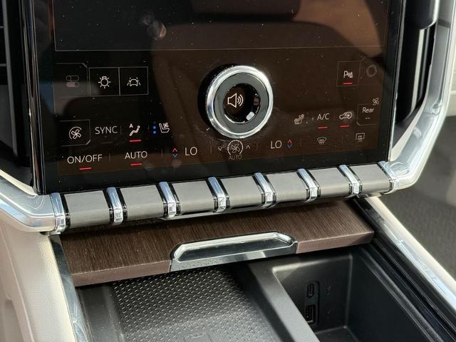 2025 GMC Acadia Vehicle Photo in COLUMBIA, MO 65203-3903