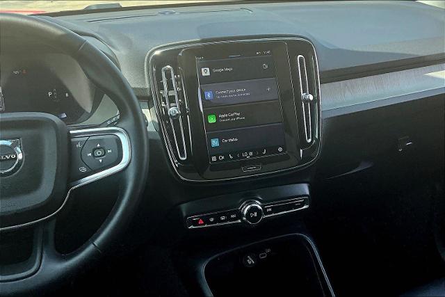 2025 Volvo XC40 Vehicle Photo in Houston, TX 77007