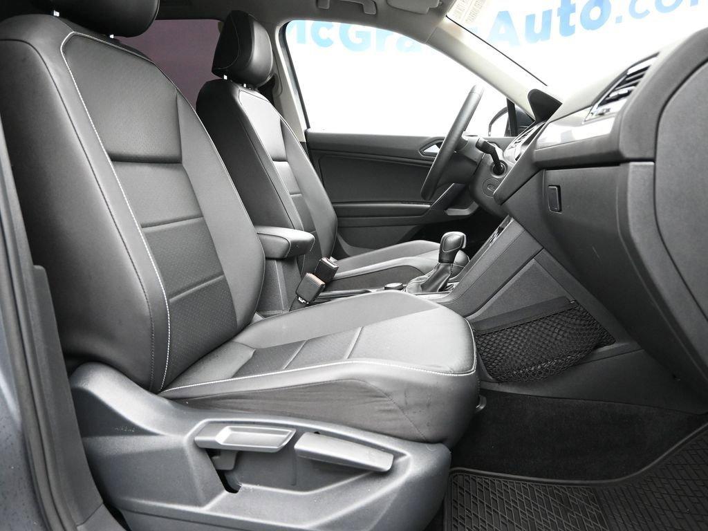 2021 Volkswagen Tiguan Vehicle Photo in Marion, IA 52302