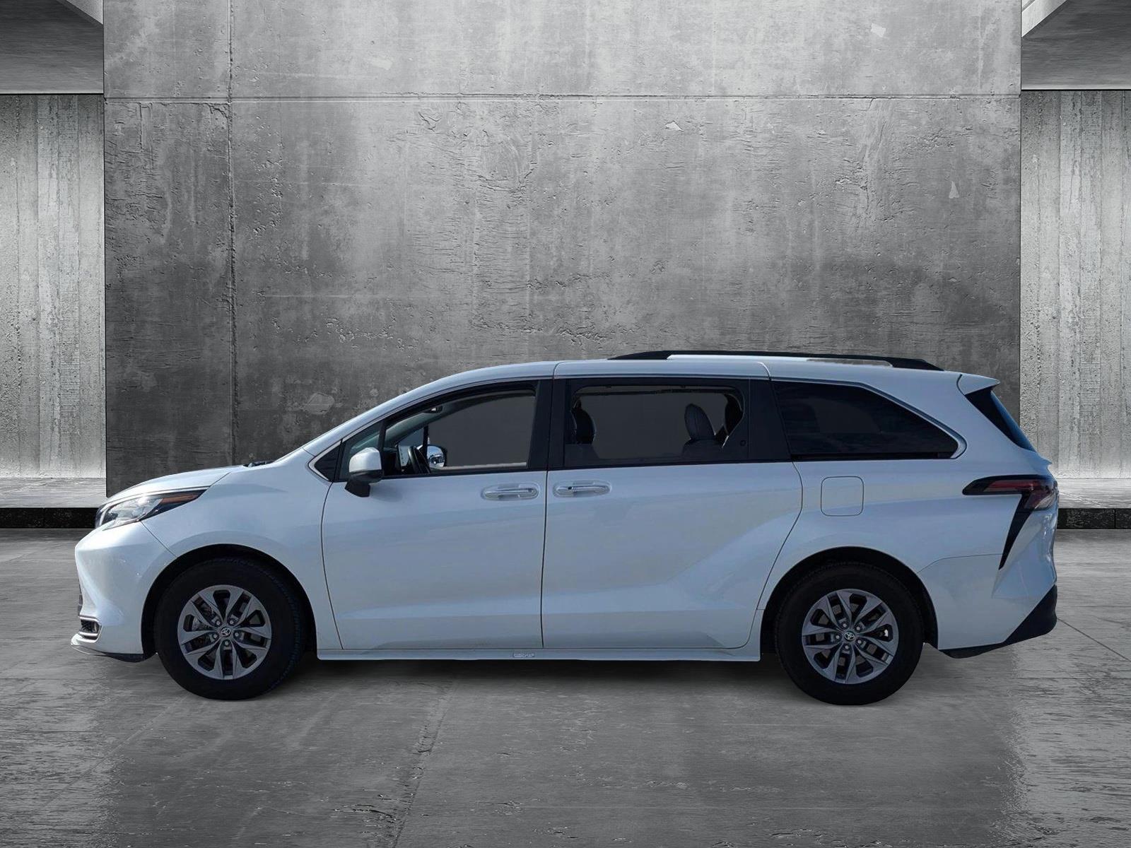 2023 Toyota Sienna Vehicle Photo in Ft. Myers, FL 33907