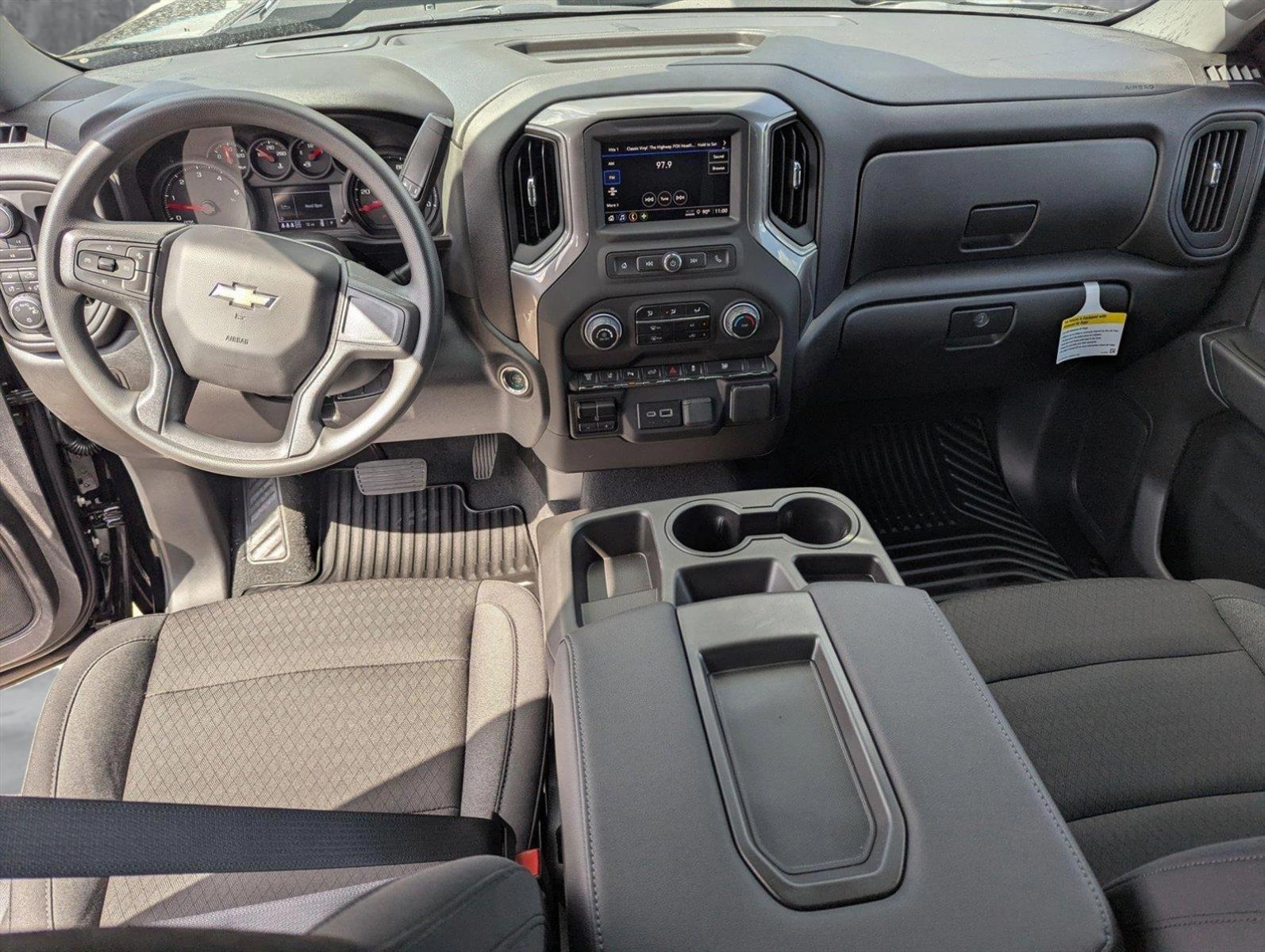2025 Chevrolet Silverado 2500 HD Vehicle Photo in PEMBROKE PINES, FL 33024-6534