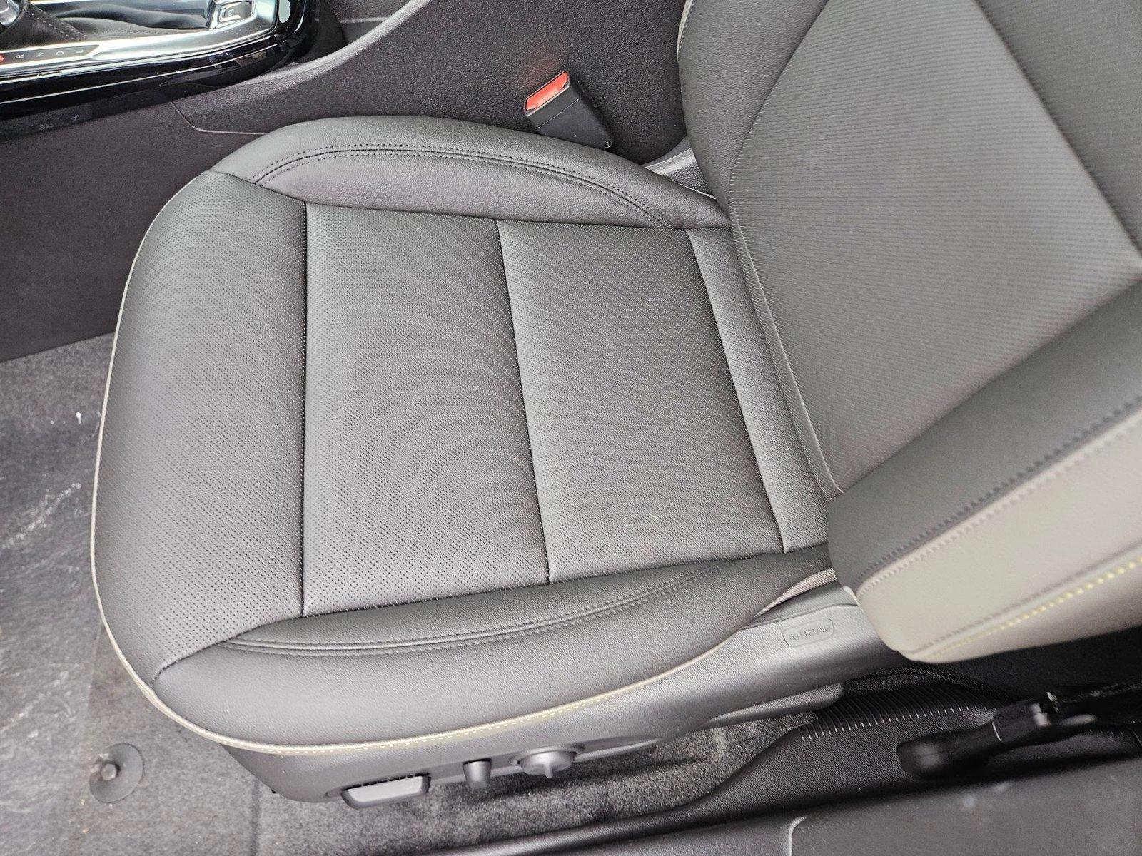 2025 Chevrolet Trax Vehicle Photo in NORTH RICHLAND HILLS, TX 76180-7199