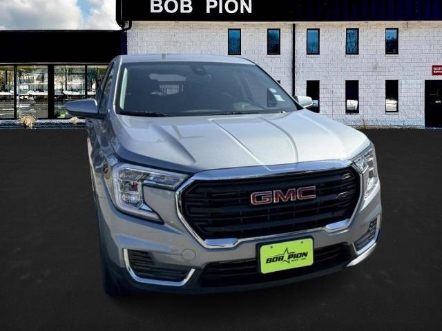 2024 GMC Terrain Vehicle Photo in CHICOPEE, MA 01020-5001