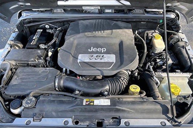 2013 Jeep Wrangler Unlimited Vehicle Photo in INDEPENDENCE, MO 64055-1314