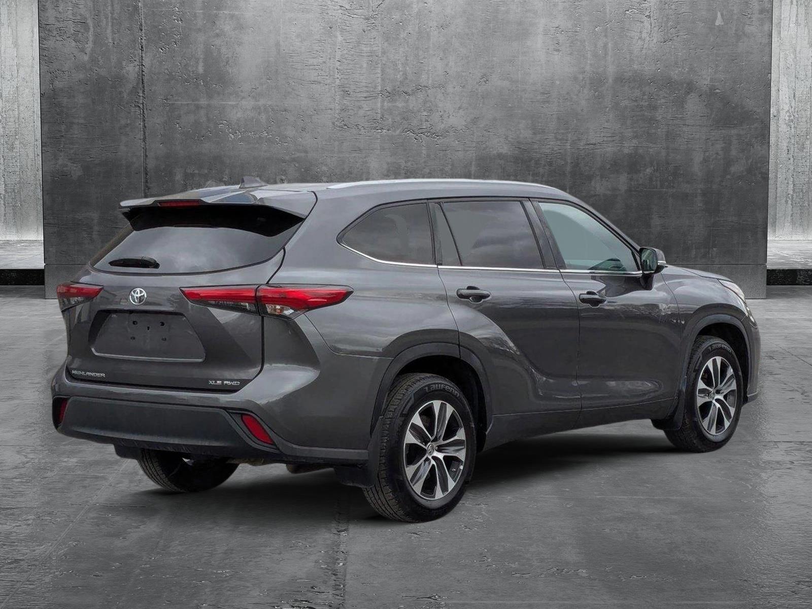 2022 Toyota Highlander Vehicle Photo in Spokane Valley, WA 99212