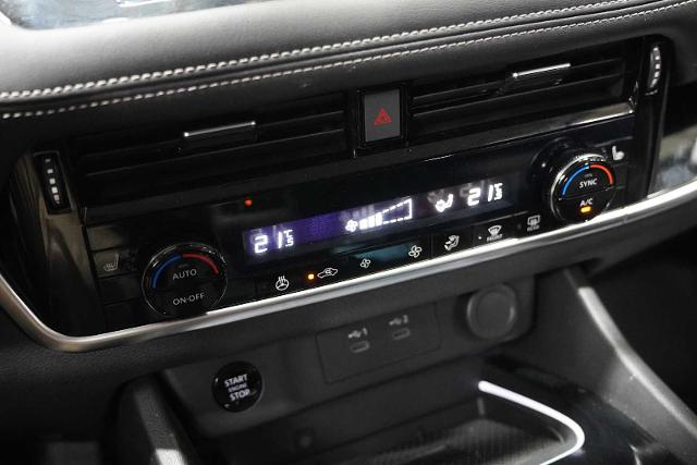 2024 Nissan Rogue Vehicle Photo in Fort Worth, TX 76132