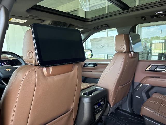 2025 Chevrolet Suburban Vehicle Photo in MANHATTAN, KS 66502-5036