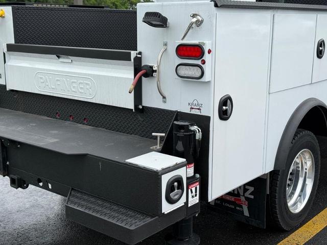 2024 Chevrolet Silverado 5500 HD Vehicle Photo in COLUMBIA, MO 65203-3903