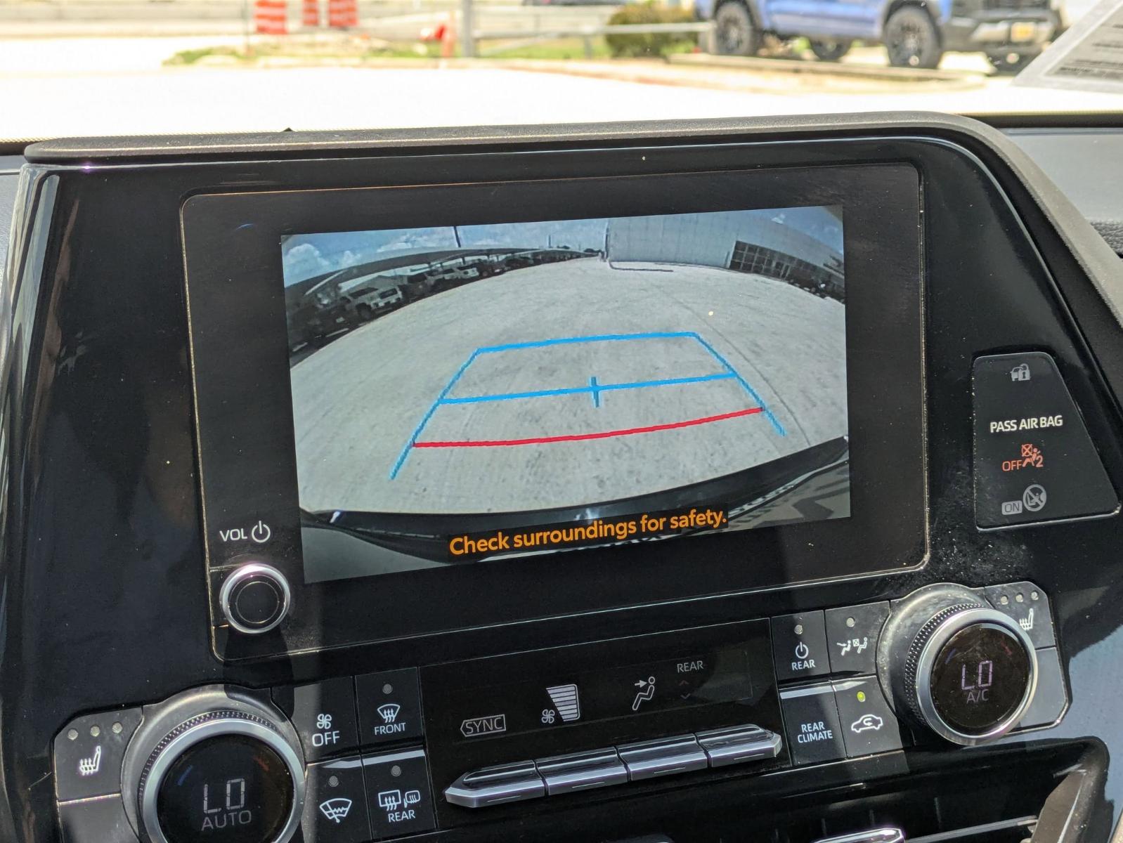 2023 Toyota Highlander Vehicle Photo in SELMA, TX 78154-1460