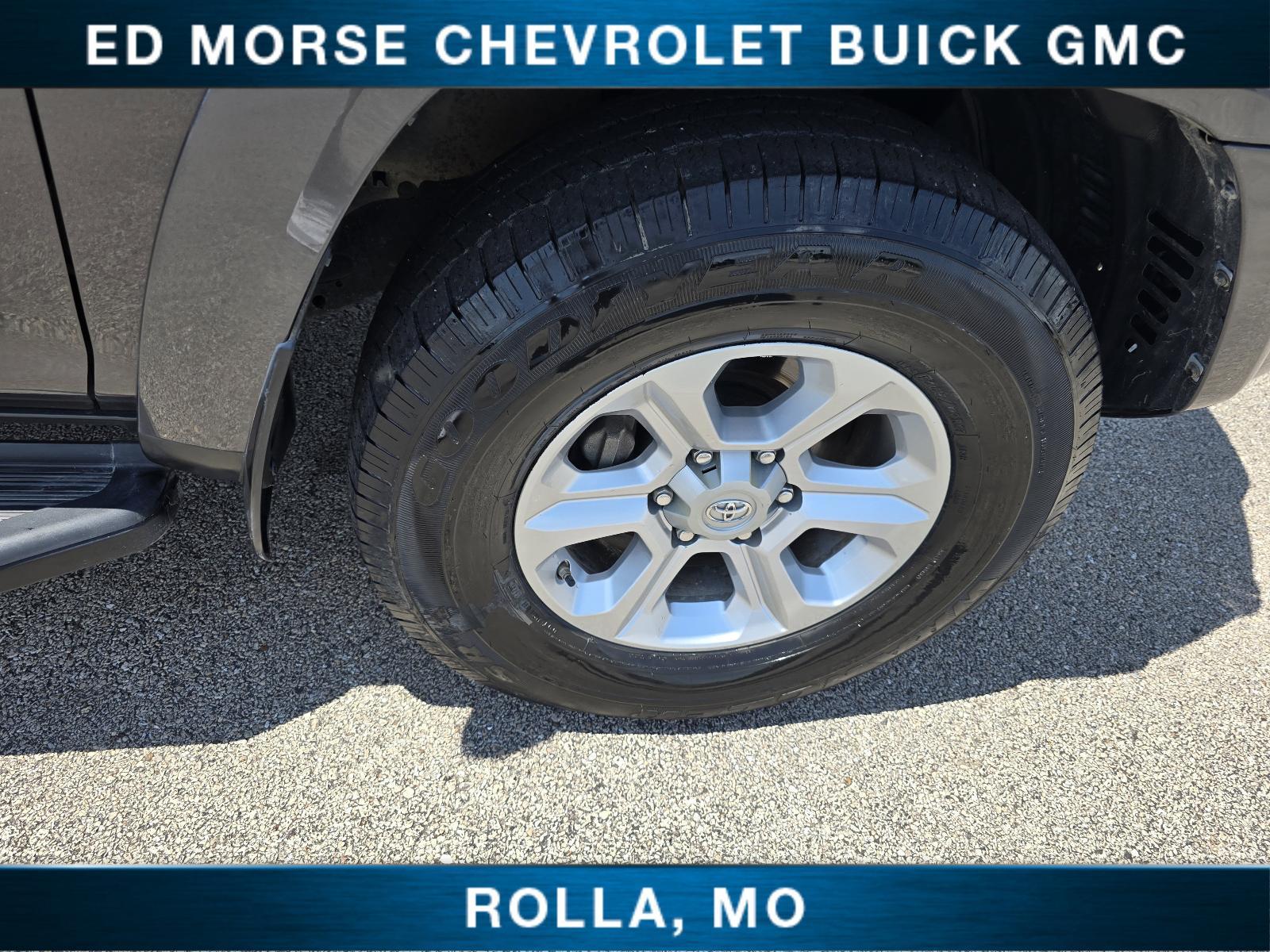 2017 Toyota 4Runner Vehicle Photo in Rolla, MO 65401