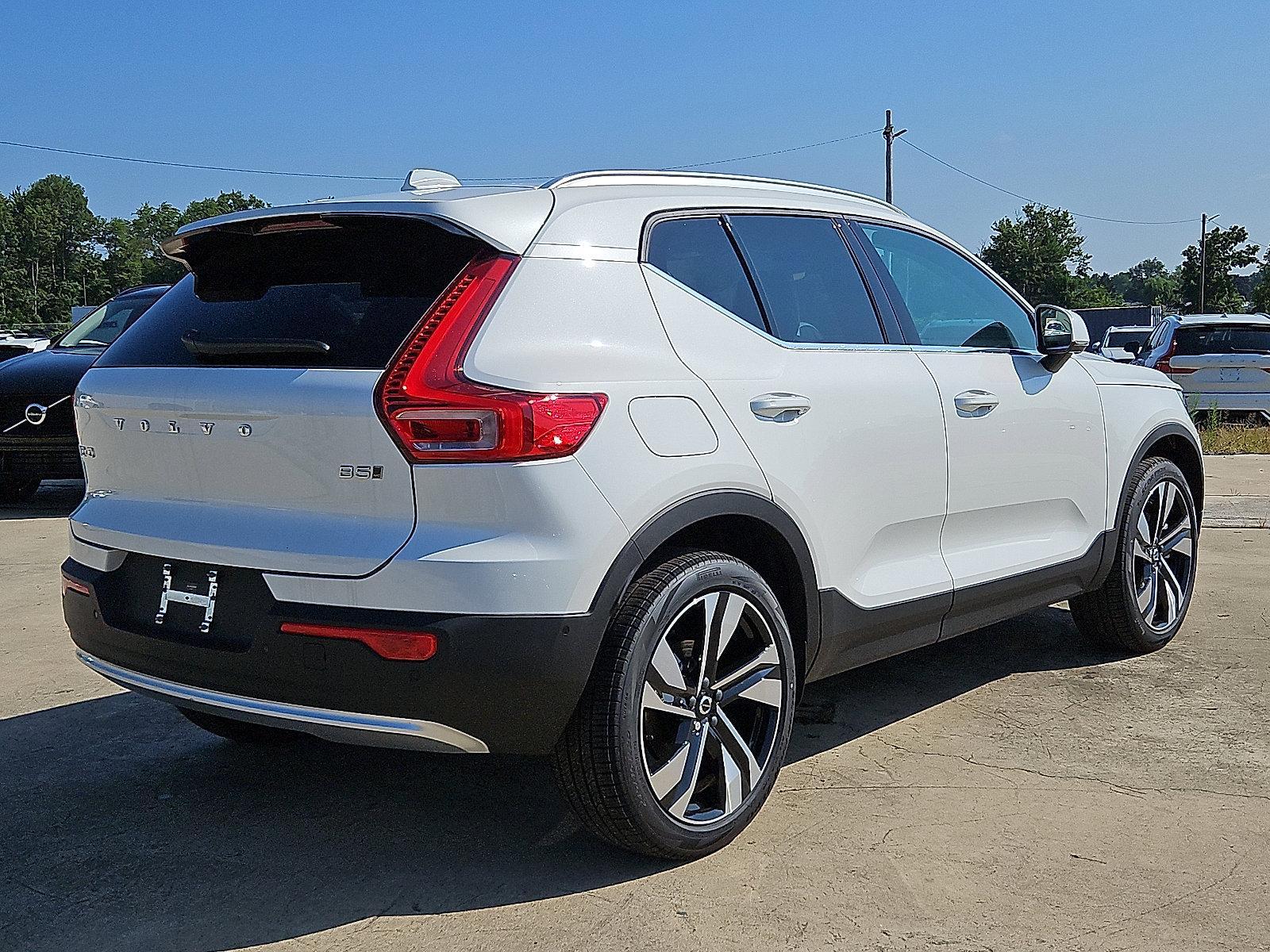 2025 Volvo XC40 Vehicle Photo in Trevose, PA 19053