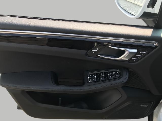 2019 Porsche Macan Vehicle Photo in GREEN BAY, WI 54303-3330