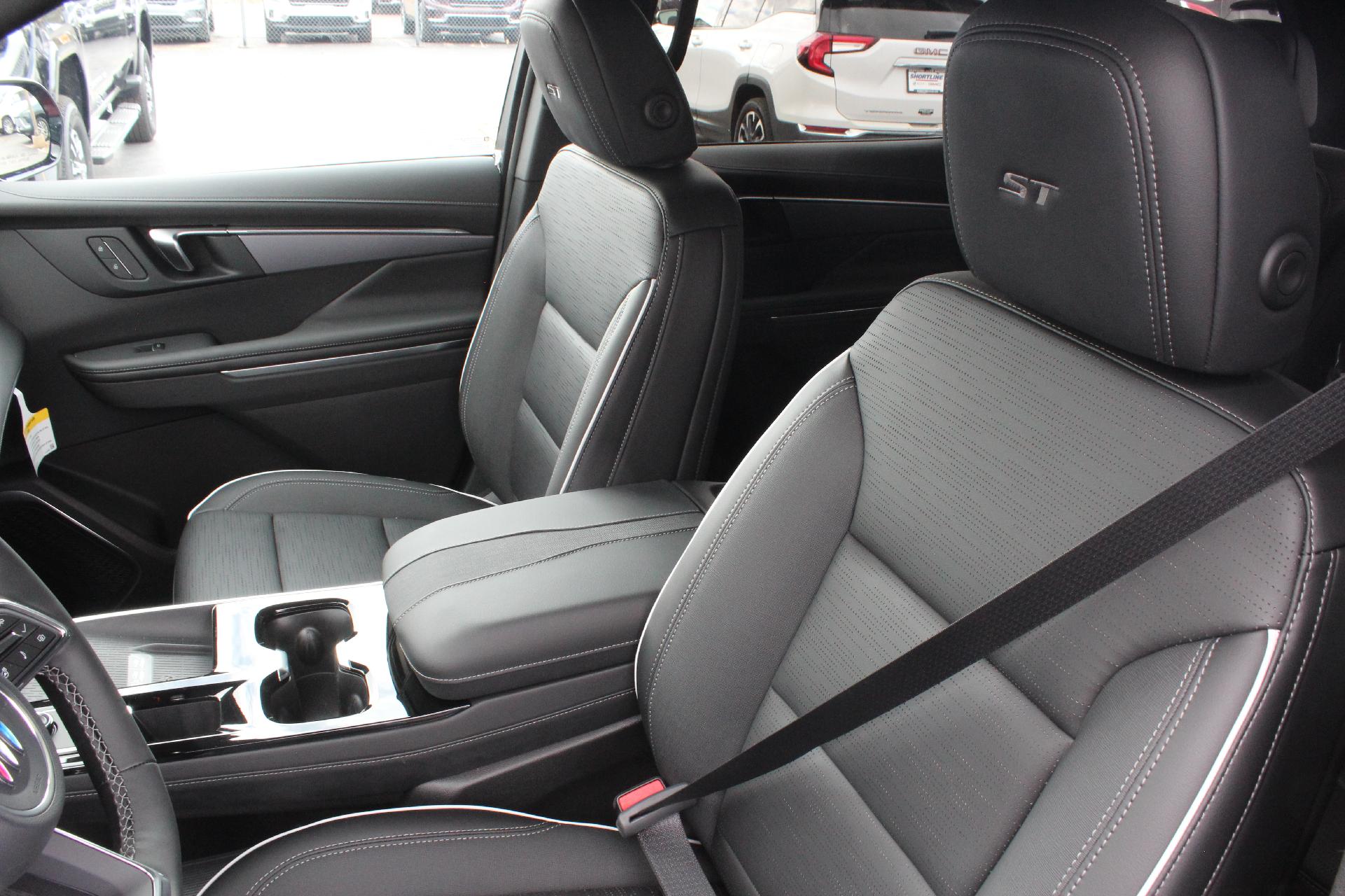 2025 Buick Enclave Vehicle Photo in AURORA, CO 80012-4011