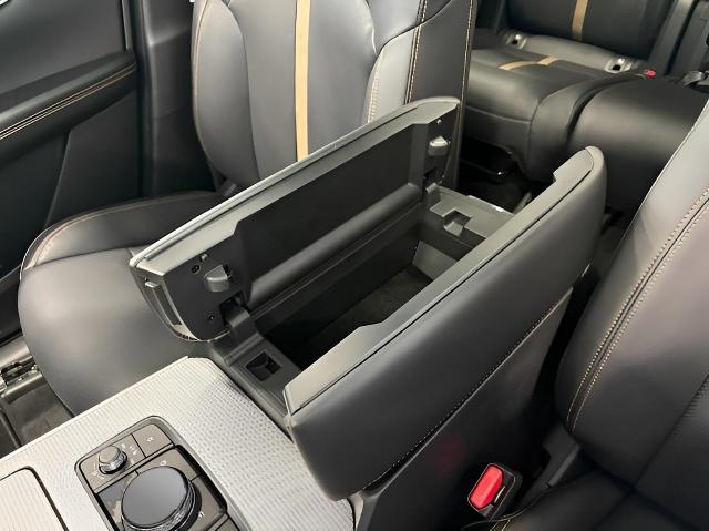 2025 Mazda CX-70 Vehicle Photo in Green Bay, WI 54304
