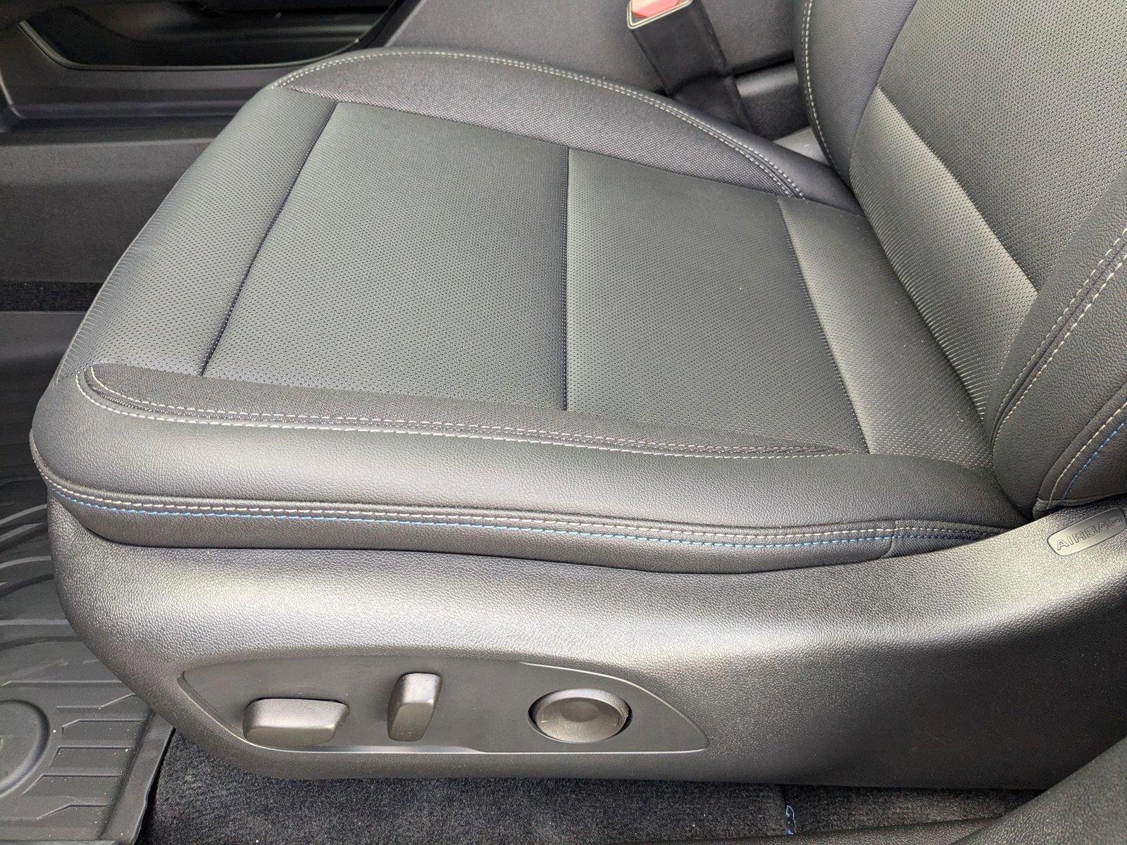 2025 Chevrolet Equinox EV Vehicle Photo in VALENCIA, CA 91355-1705