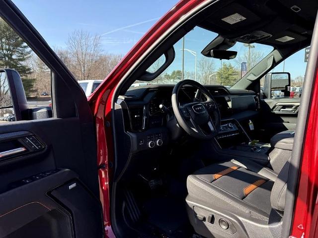 2025 GMC Sierra 3500HD Vehicle Photo in CHICOPEE, MA 01020-5001