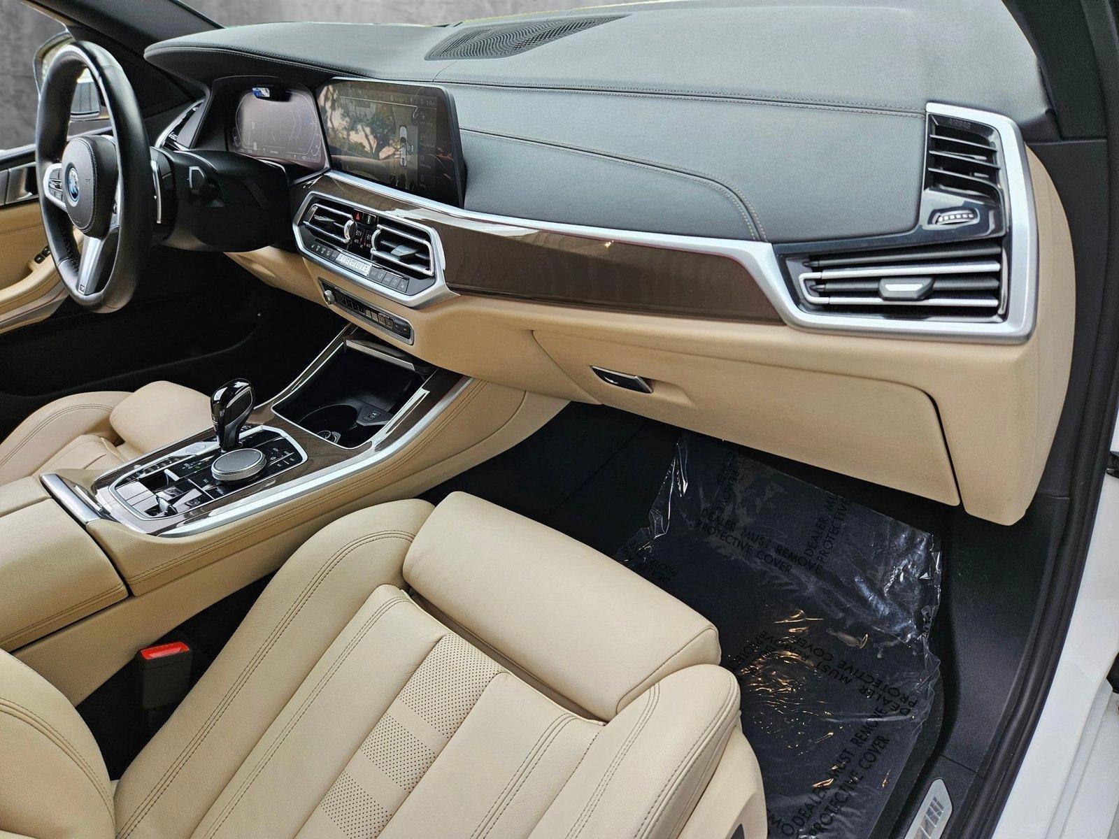 2022 BMW X5 xDrive45e Vehicle Photo in Pembroke Pines , FL 33027