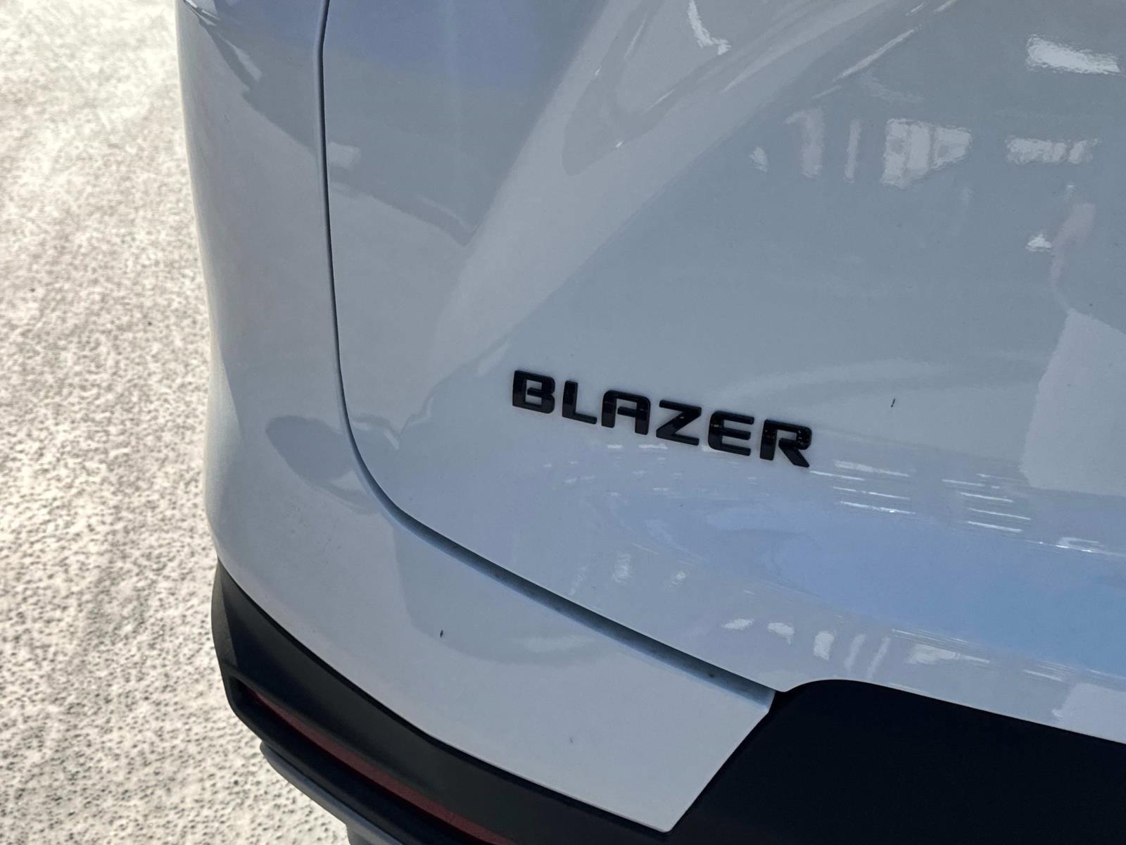 2025 Chevrolet Blazer Vehicle Photo in LOS ANGELES, CA 90007-3794