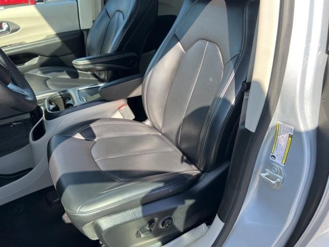 2023 Chrysler Pacifica Vehicle Photo in GREEN BAY, WI 54304-5303