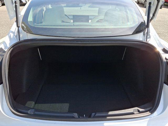 2018 Tesla Model 3 Vehicle Photo in DANBURY, CT 06810-5034