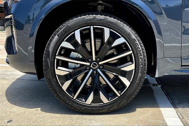2025 Volvo XC90 Vehicle Photo in Houston, TX 77007