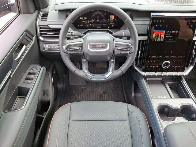 2024 GMC Acadia Vehicle Photo in DANBURY, CT 06810-5034